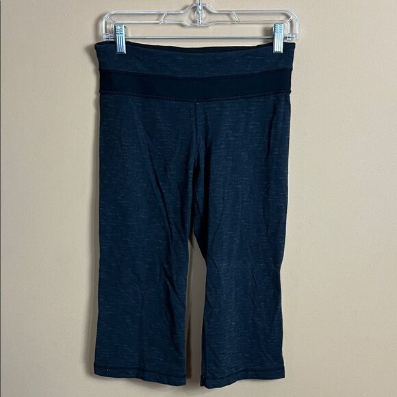 Lululemon Women’s Size 6 Black & Navy Speck Capri Length Wide Leg Leggings - Picture 1 of 8